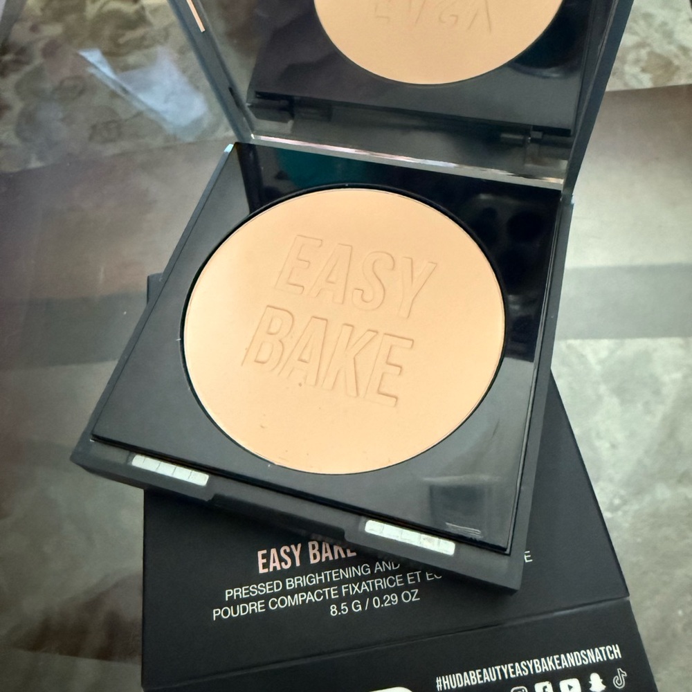 HUDA BEAUTY Easy Bake and Snatch Setting Powder - Peach Pie